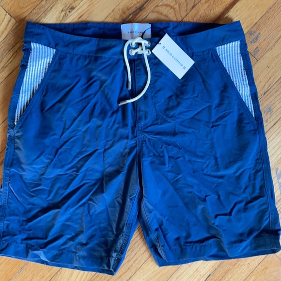 Solid and Striped men’s swimming suit - Picture 2 of 4